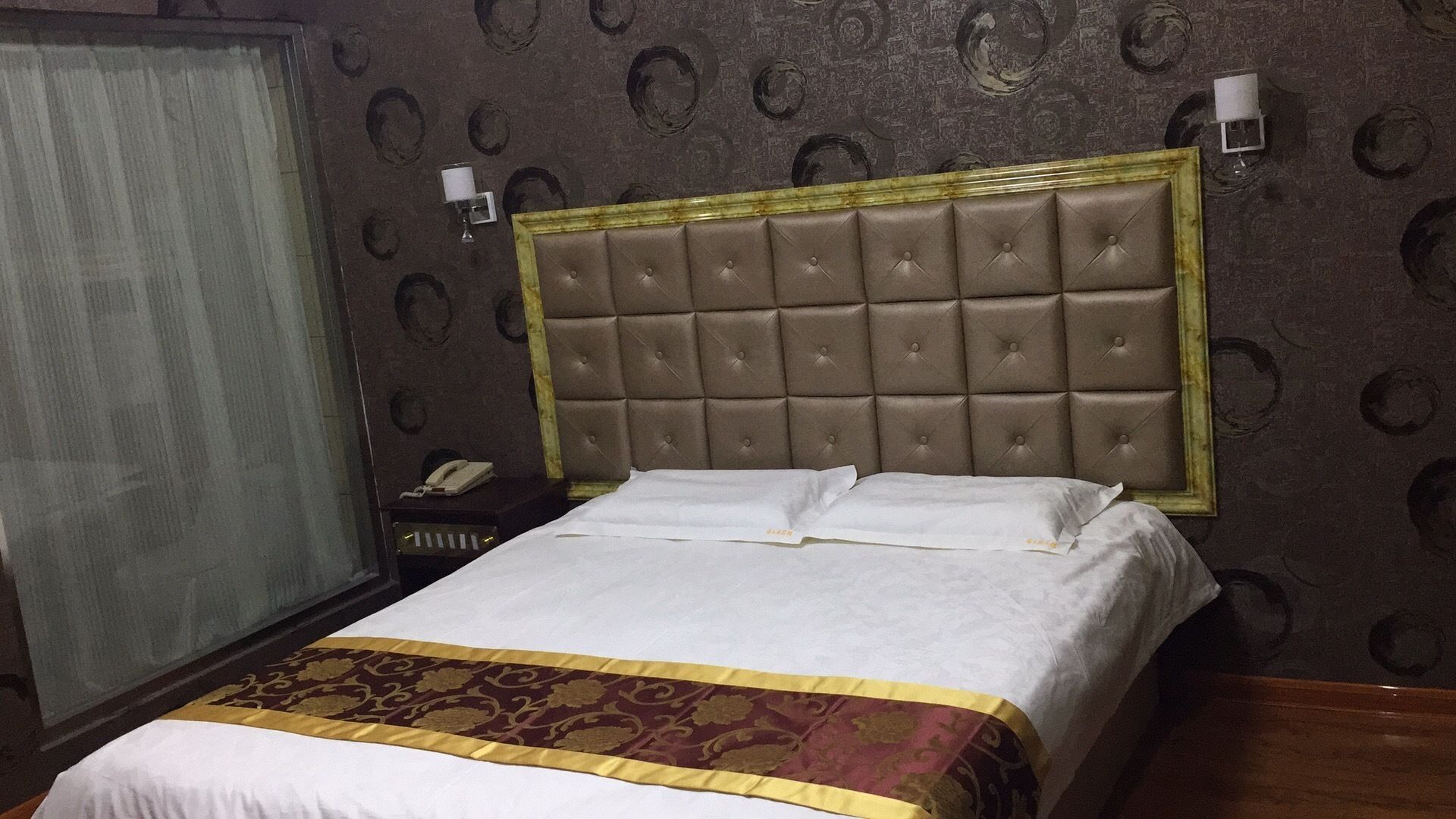 deluxe suite | 1 bedroom, premium bedding, in-room safe, desk