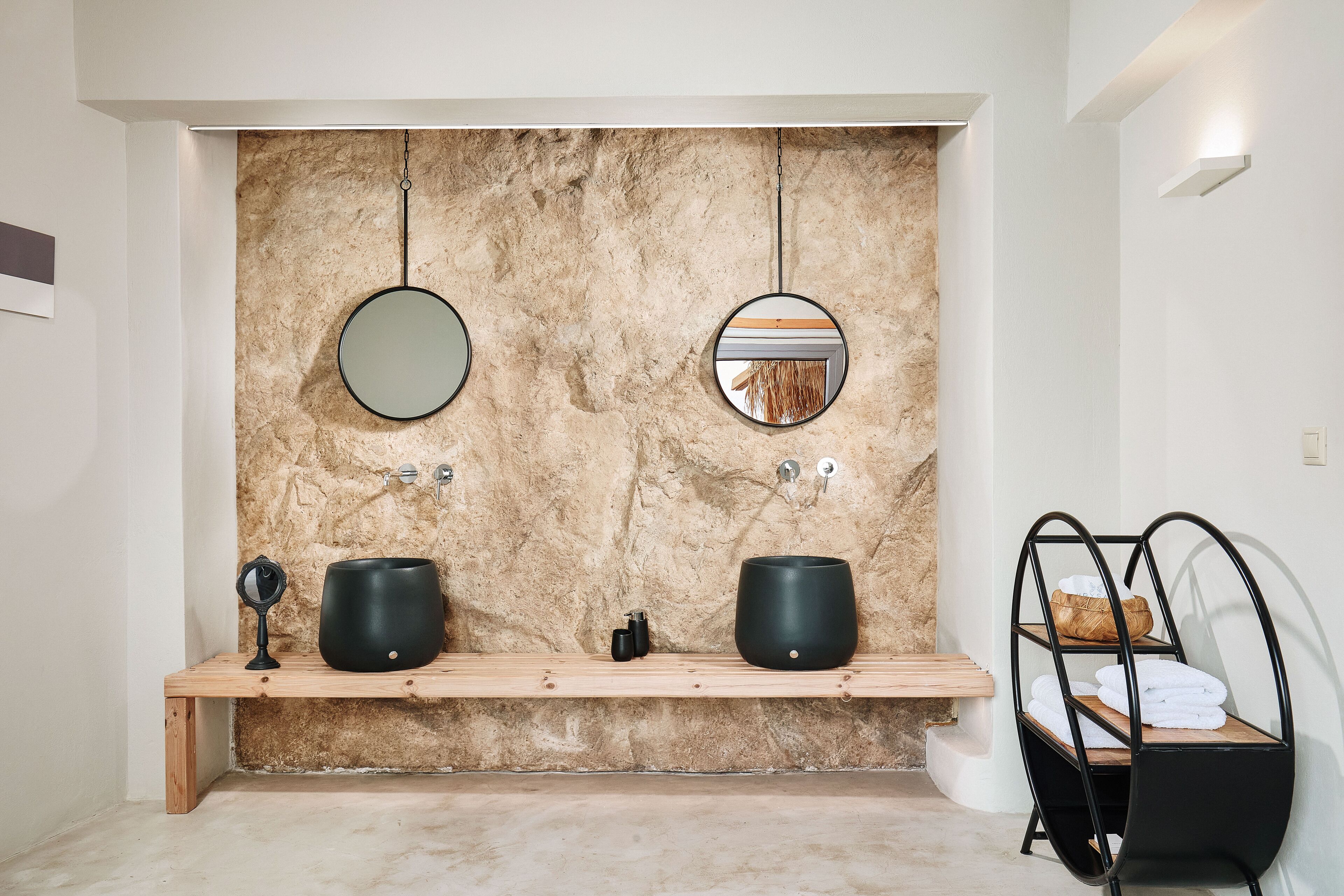 luxury suite with panoramic sea view | egyptian cotton sheets, hypo-allergenic bedding, pillow-top beds