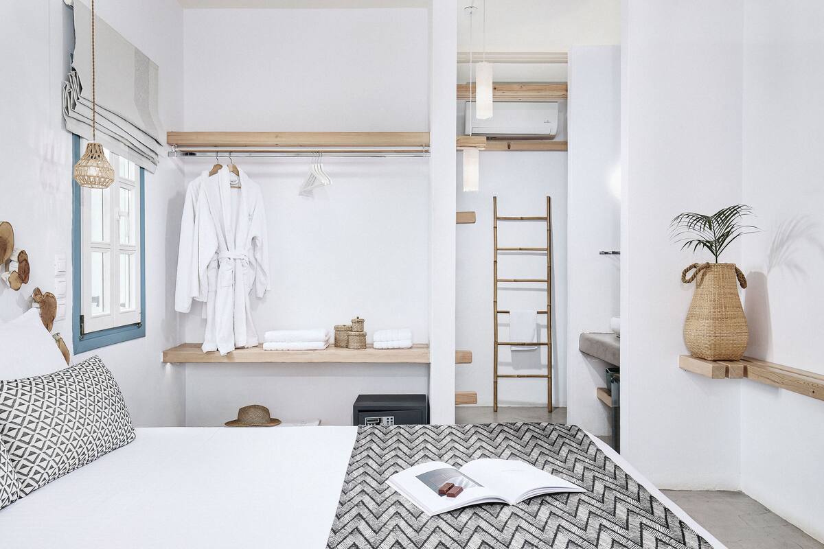 superior room, sea view (panoramic) | egyptian cotton sheets, hypo-allergenic bedding, pillow-top beds