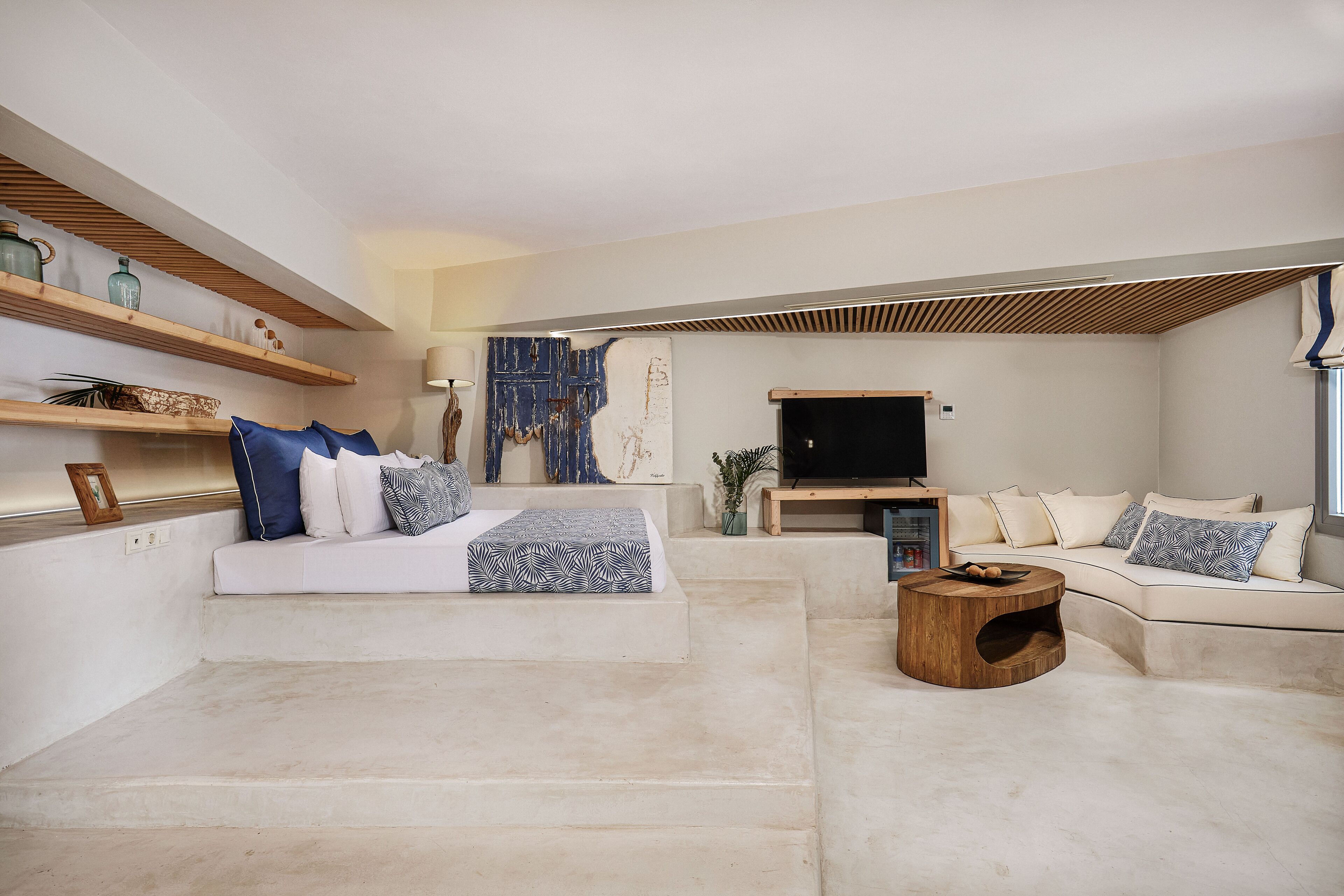 luxury suite with panoramic sea view | egyptian cotton sheets, hypo-allergenic bedding, pillow-top beds