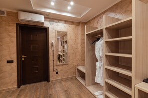 商务双人房或双床房 | 熨斗/熨板、床单