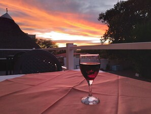 Breakfast, lunch and dinner served - Hotel Uhland (Windhoek)
