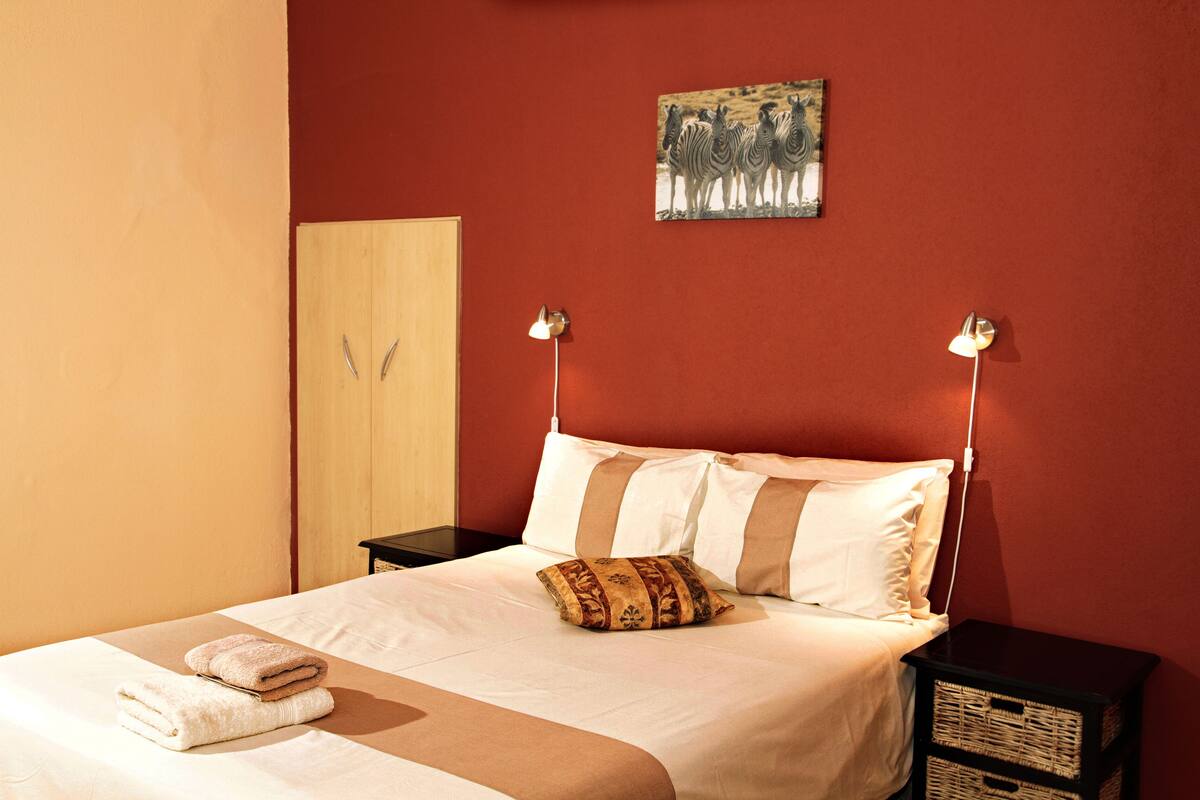 Superior Single Room | Minibar, desk, laptop workspace, WiFi (free)