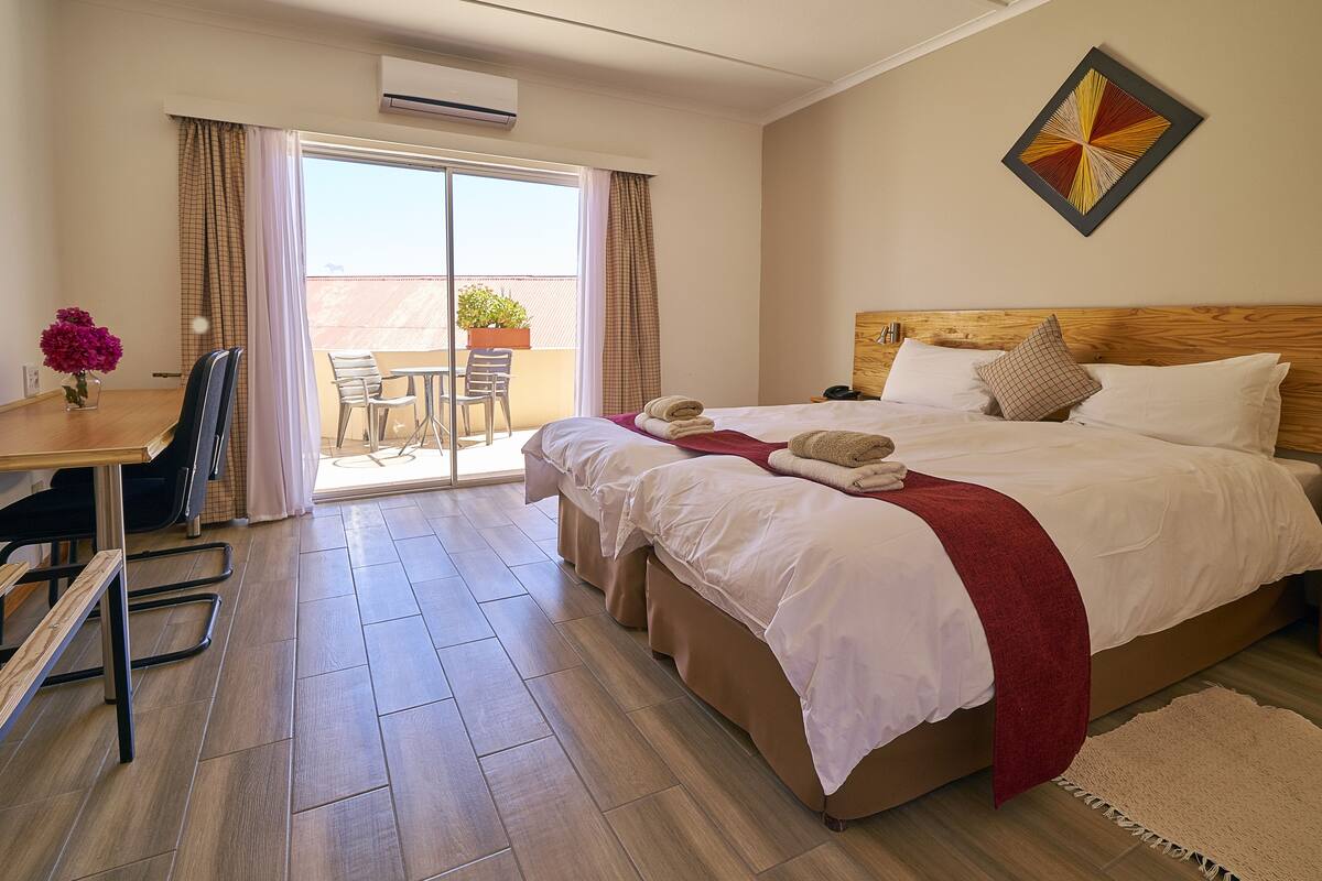 Comfort Twin Room | Minibar, desk, laptop workspace, WiFi (free)