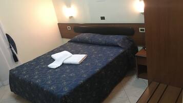 Premium bedding, in-room safe, desk, free WiFi