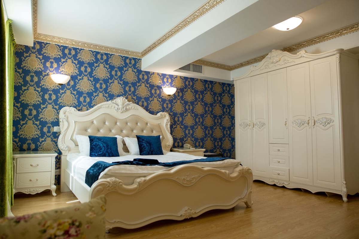 Superior Double Room | Minibar, in-room safe, desk, soundproofing