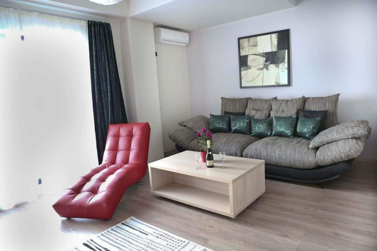 Suite Familiale, 1 lit double et 1 canapé-lit, vue mer | Coin séjour