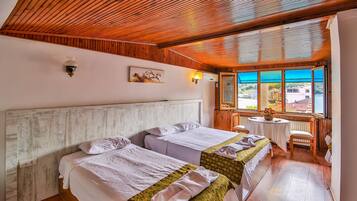 Premium bedding, in-room safe, soundproofing, free WiFi