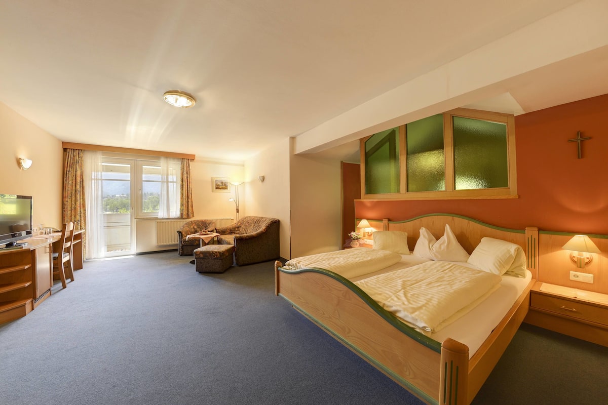 family suite, balcony | 1 bedroom, premium bedding, in-room safe, desk