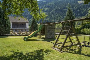 Children’s play area – outdoor