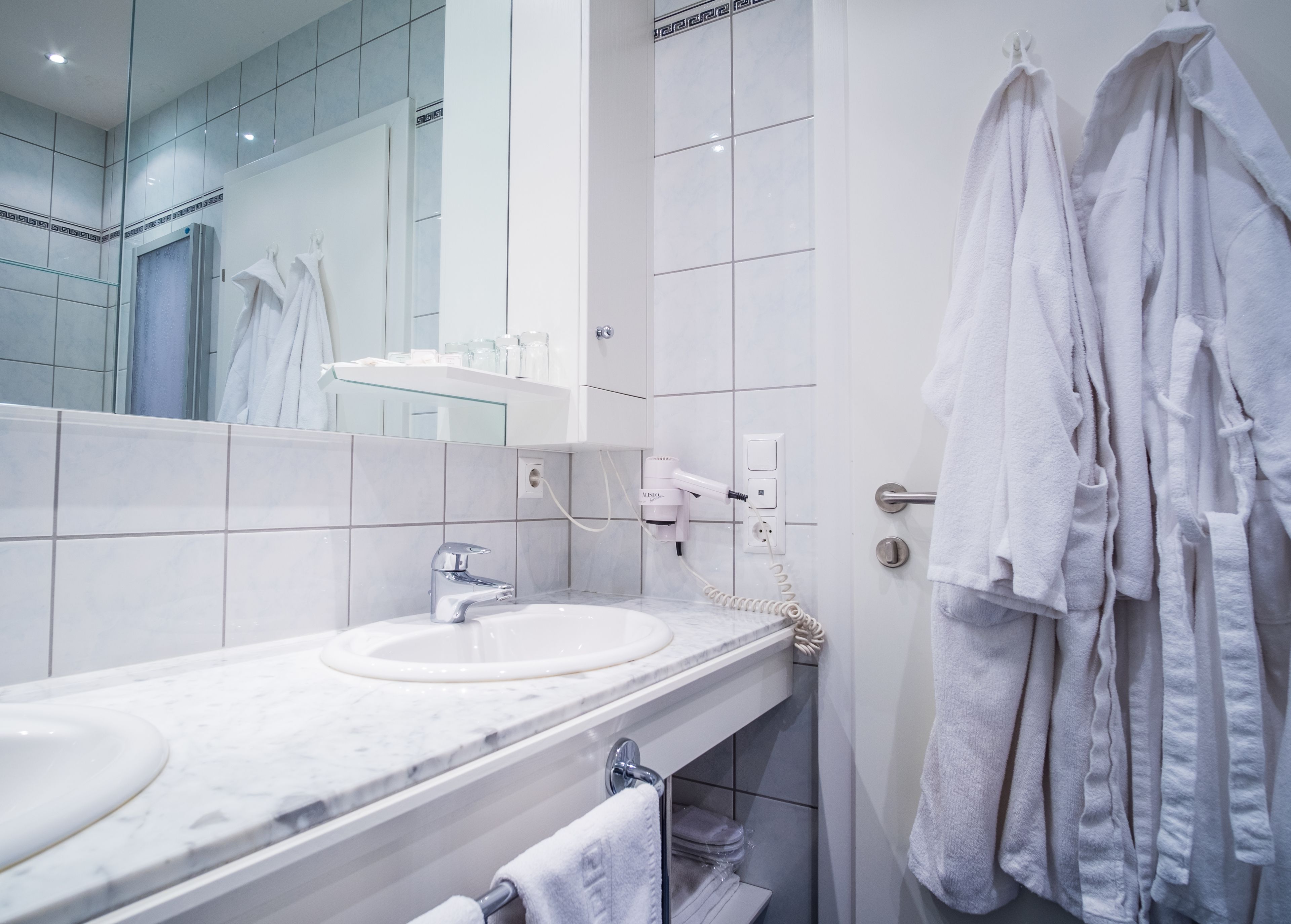 suite, balcony | bathroom | free toiletries, hair dryer, bathrobes, slippers