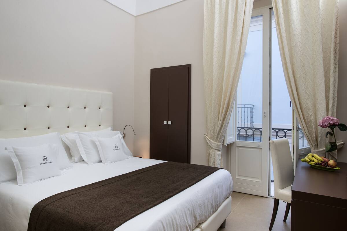 Double Room, 1 Queen Bed, Balcony | Premium bedding, minibar, in-room safe, desk