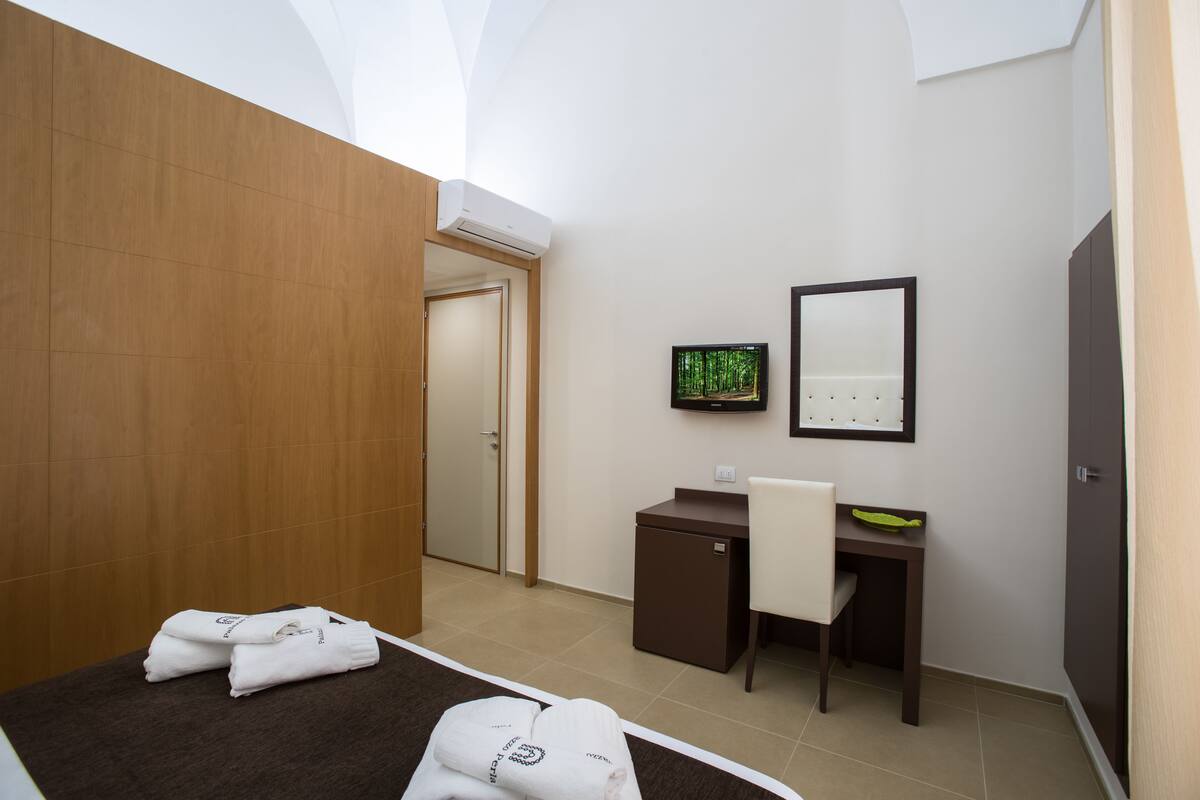 Junior Suite | Premium bedding, minibar, in-room safe, desk