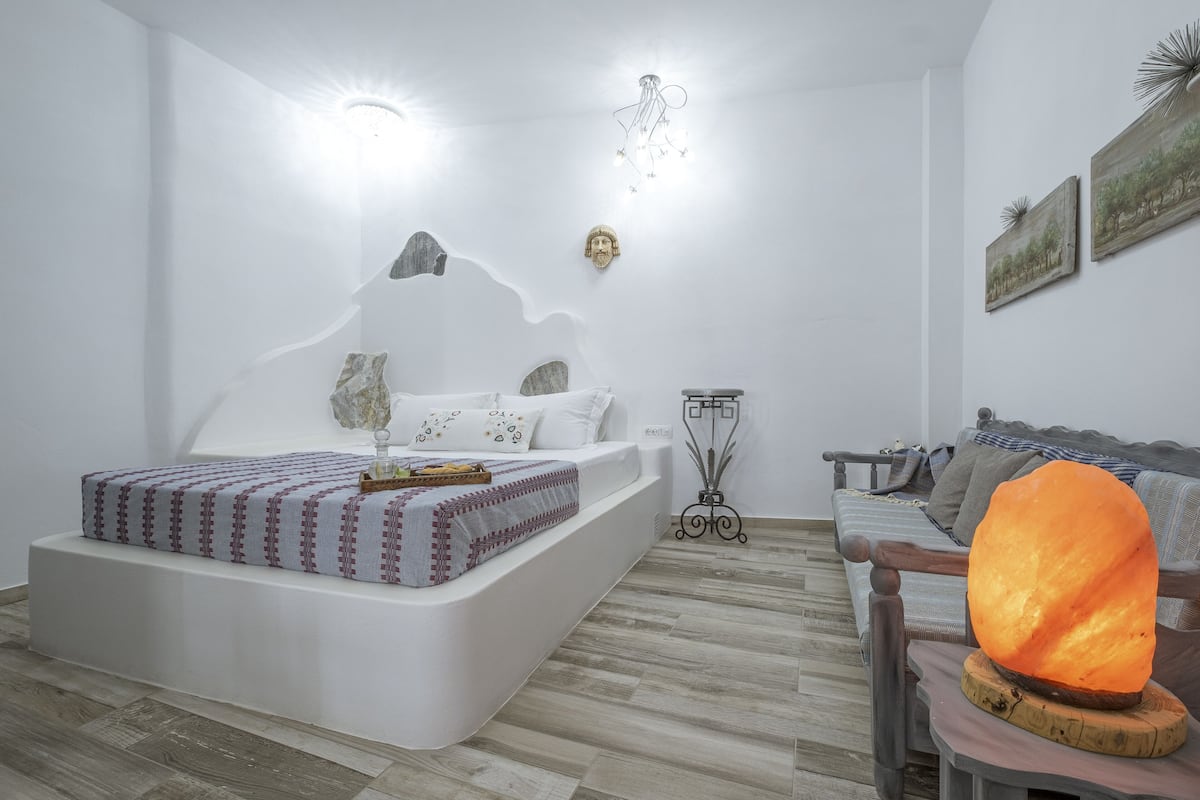 2 bedrooms, Egyptian cotton sheets, premium bedding, down duvets