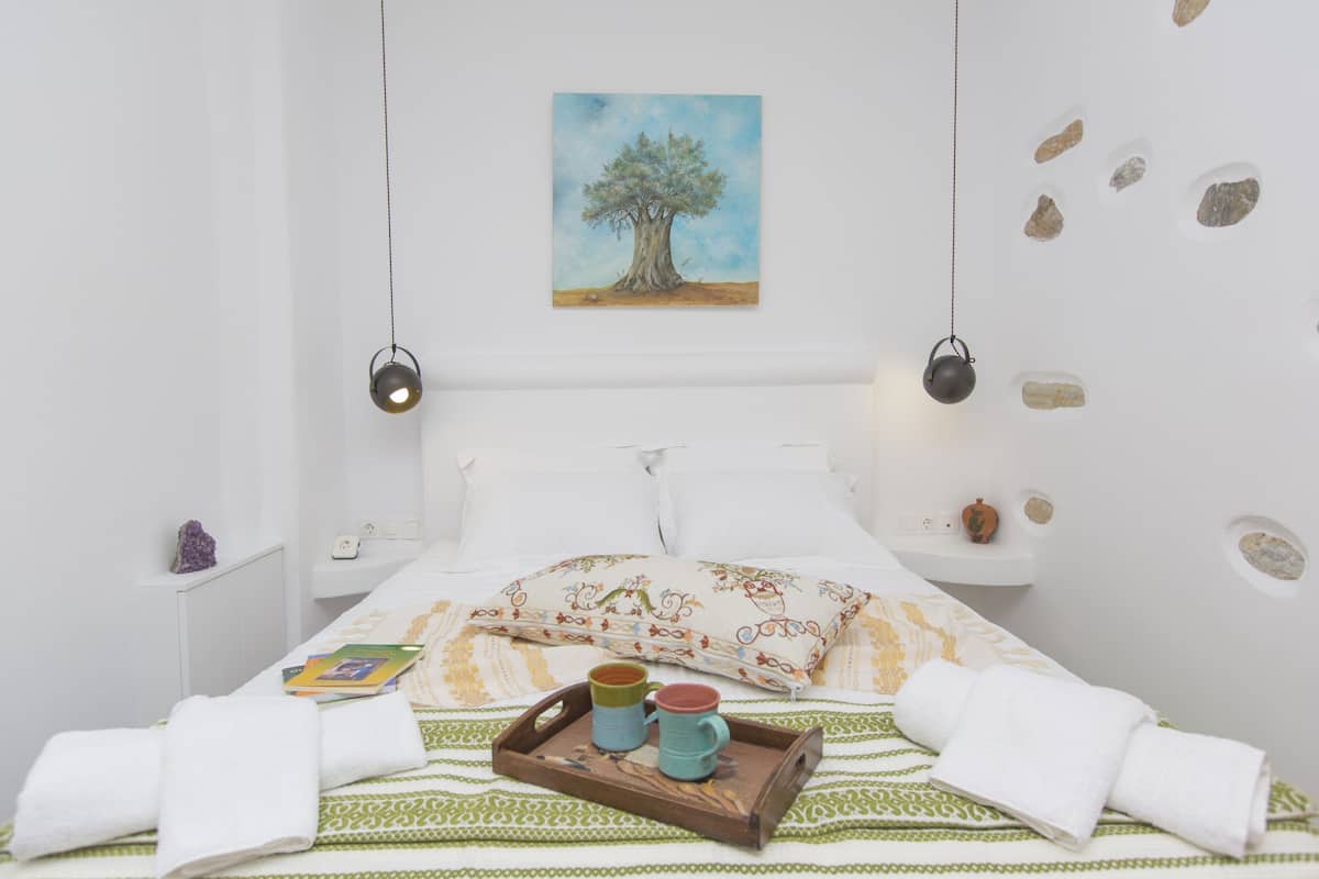 2 bedrooms, Egyptian cotton sheets, premium bedding, down duvets