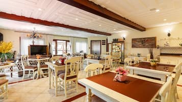 Desayuno buffet incluido todos los días