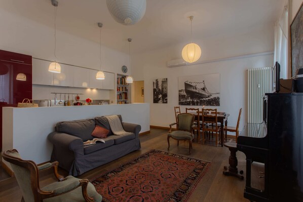 Apartment (2 Bedrooms) | Front of property - Italianway   - Vincenzo Monti (Milan)