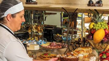 Desayuno buffet incluido todos los días