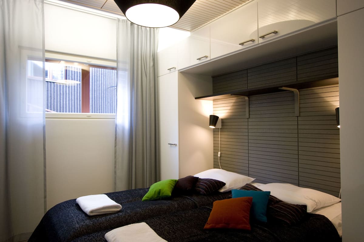 1 habitación, escritorio y sistema de insonorización