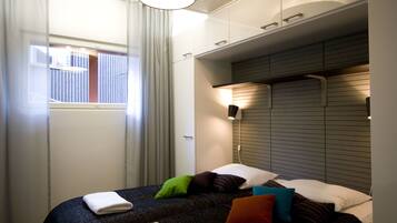 Huoneisto, 4 makuuhuonetta, sauna | 1 makuuhuone, työpöytä, äänieristys, silitysrauta/-lauta