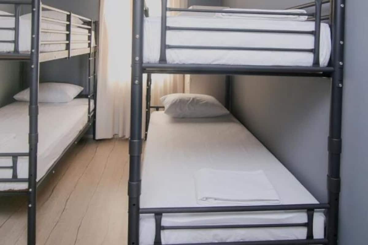 Dormitorio compartido estándar, solo para mujeres, vista al jardín | Insonorización, wifi gratis y ropa de cama