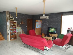 Lobby sitting area - Hostel Chillsteps (Fethiye)
