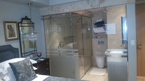 Clifton Spectacular Ocean View Apartment | Bathroom amenities | Free toiletries, hair dryer, towels