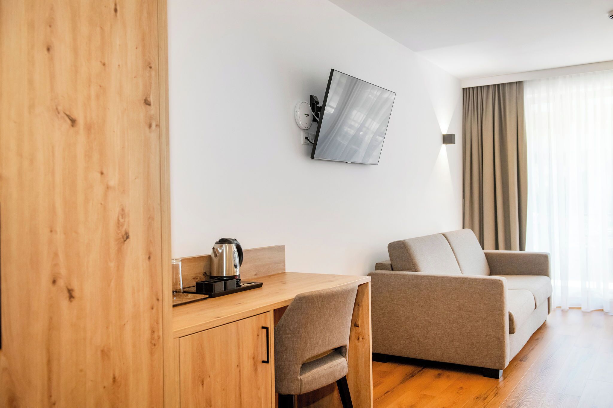 1 bedroom, hypo-allergenic bedding, in-room safe, cots/infant beds