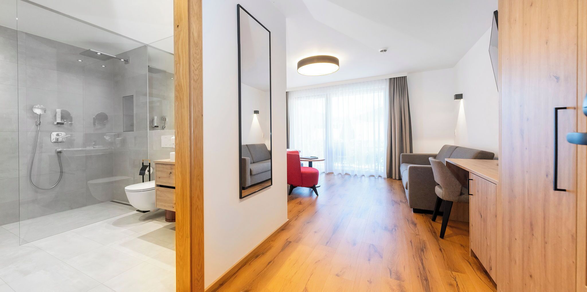 1 bedroom, hypo-allergenic bedding, in-room safe, cots/infant beds