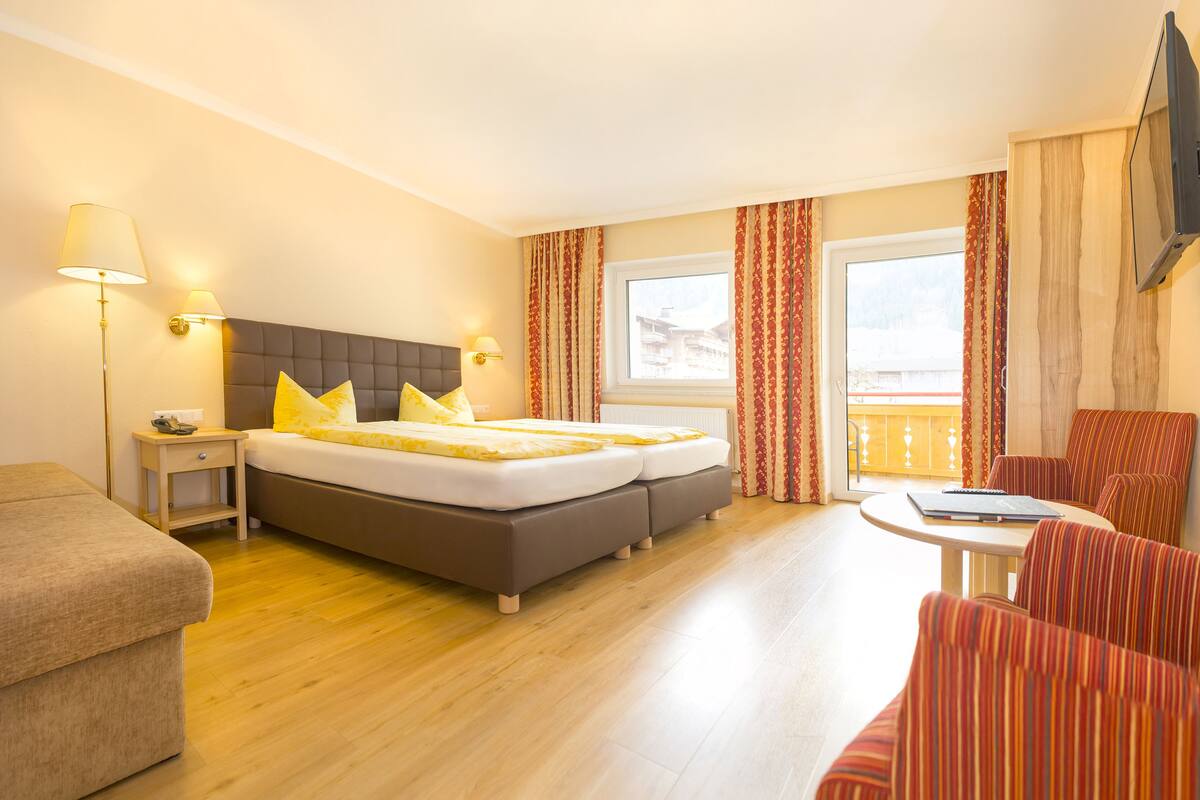 1 bedroom, hypo-allergenic bedding, in-room safe, cots/infant beds