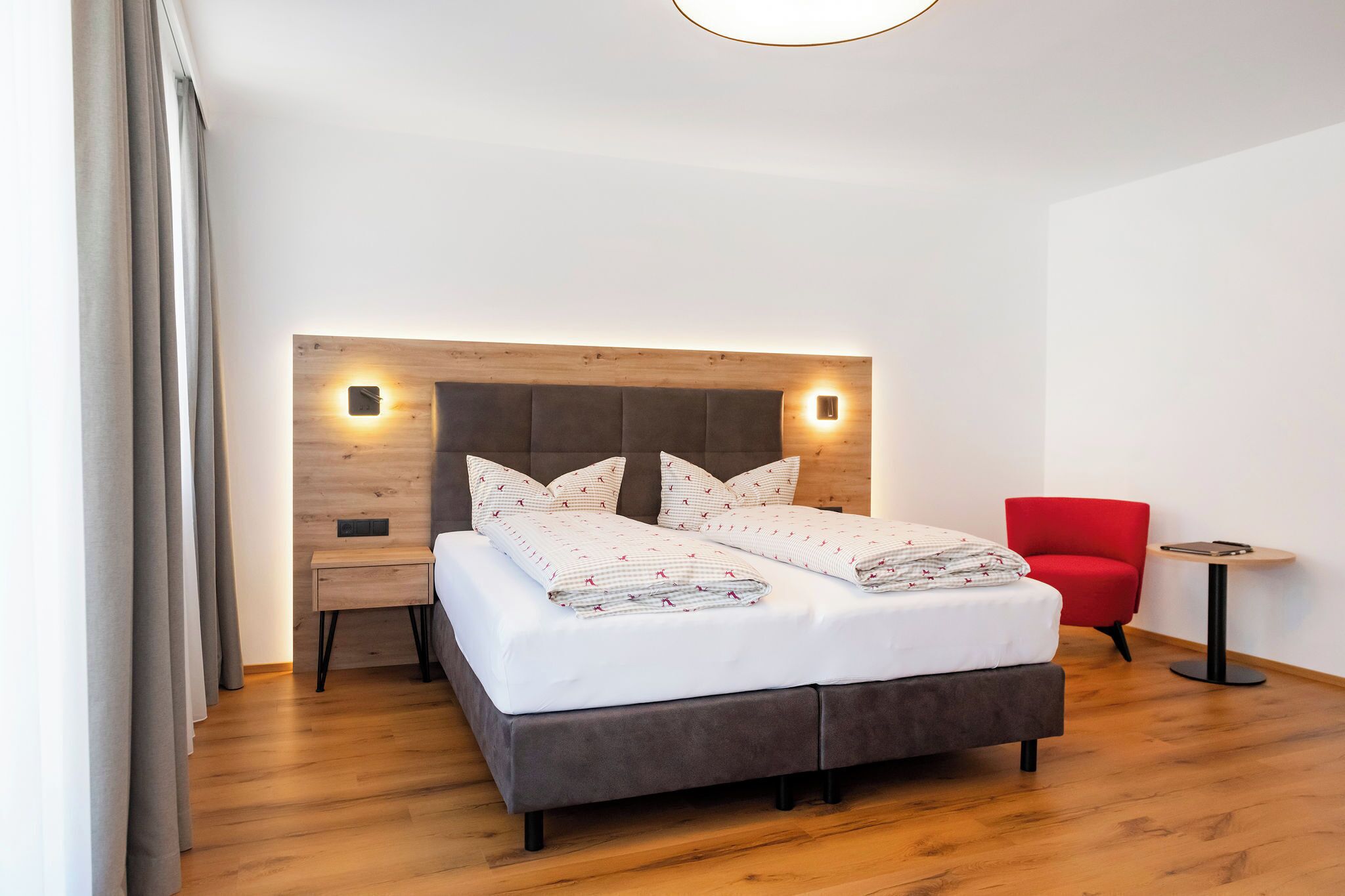 1 bedroom, hypo-allergenic bedding, in-room safe, cots/infant beds