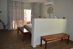 0B | 1 bedroom, minibar, desk, free WiFi - Kamaku Guesthouse (Otjiwarongo)