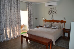 View from room - Kamaku Guesthouse (Otjiwarongo)