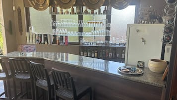 バー (施設内)