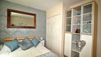 2 habitaciones, ropa de cama de alta calidad y escritorio