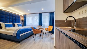 Zimmersafe, Schreibtisch, schallisolierte Zimmer, Bügeleisen/Bügelbrett