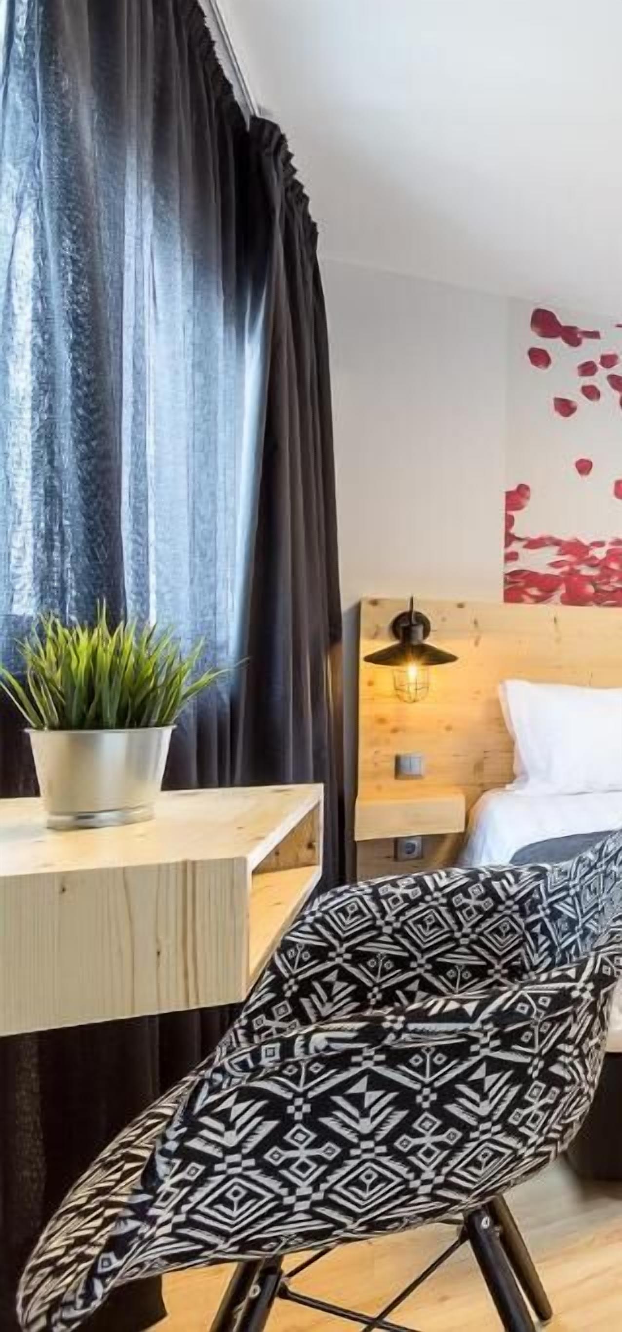 minibar, in-room safe, desk, blackout curtains