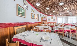 Free daily buffet breakfast  - Grand Hotel Europa (Rivisondoli)
