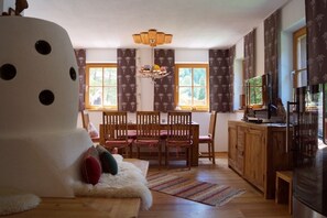 Romantic Chalet | In-room dining