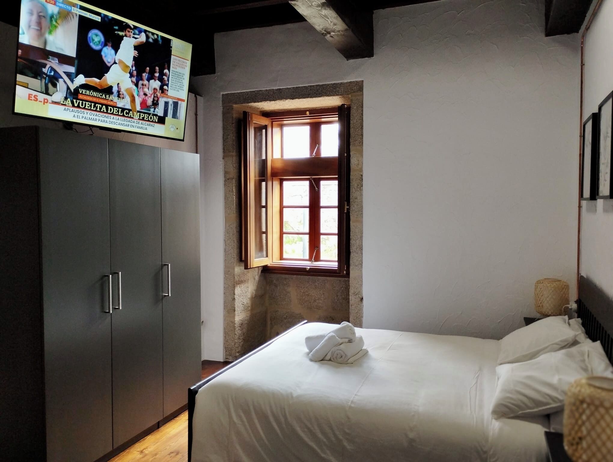 Wifi gratis y ropa de cama 