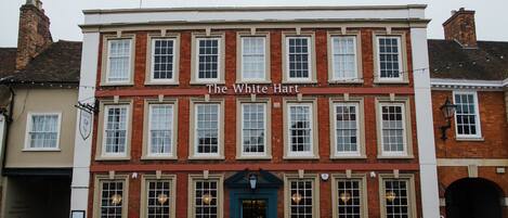 Fachada de la propiedad