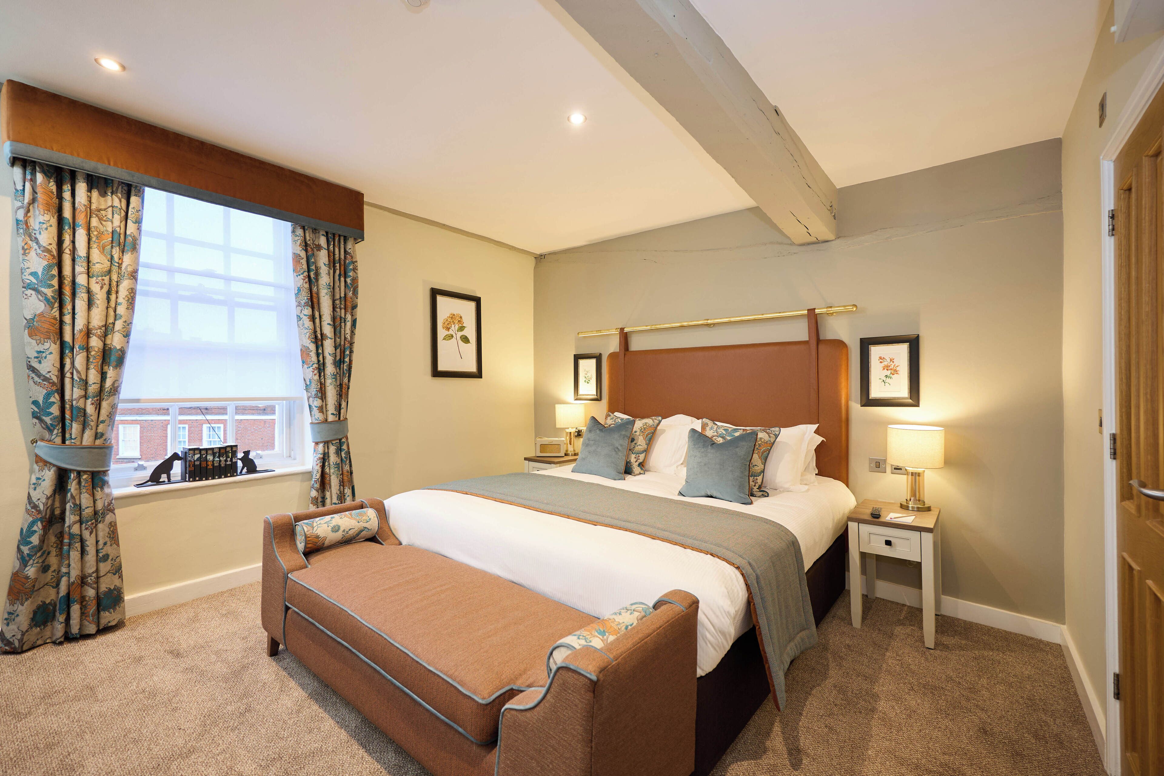 高級雙人房 | 書桌、熨斗/熨衫板、免費 Wi-Fi、床單