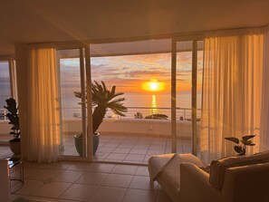 Exclusive Penthouse, 3 Bedrooms, Sea View, Mountainside | Balcony view - Bay Reflections - Luxury Serviced Apartments (Cape Town)