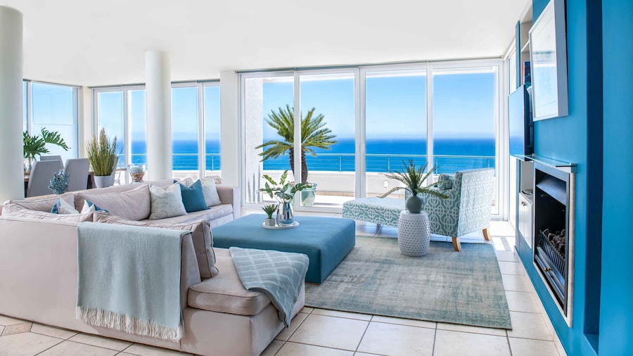 Bay Reflections - Luxury Serviced Apartments