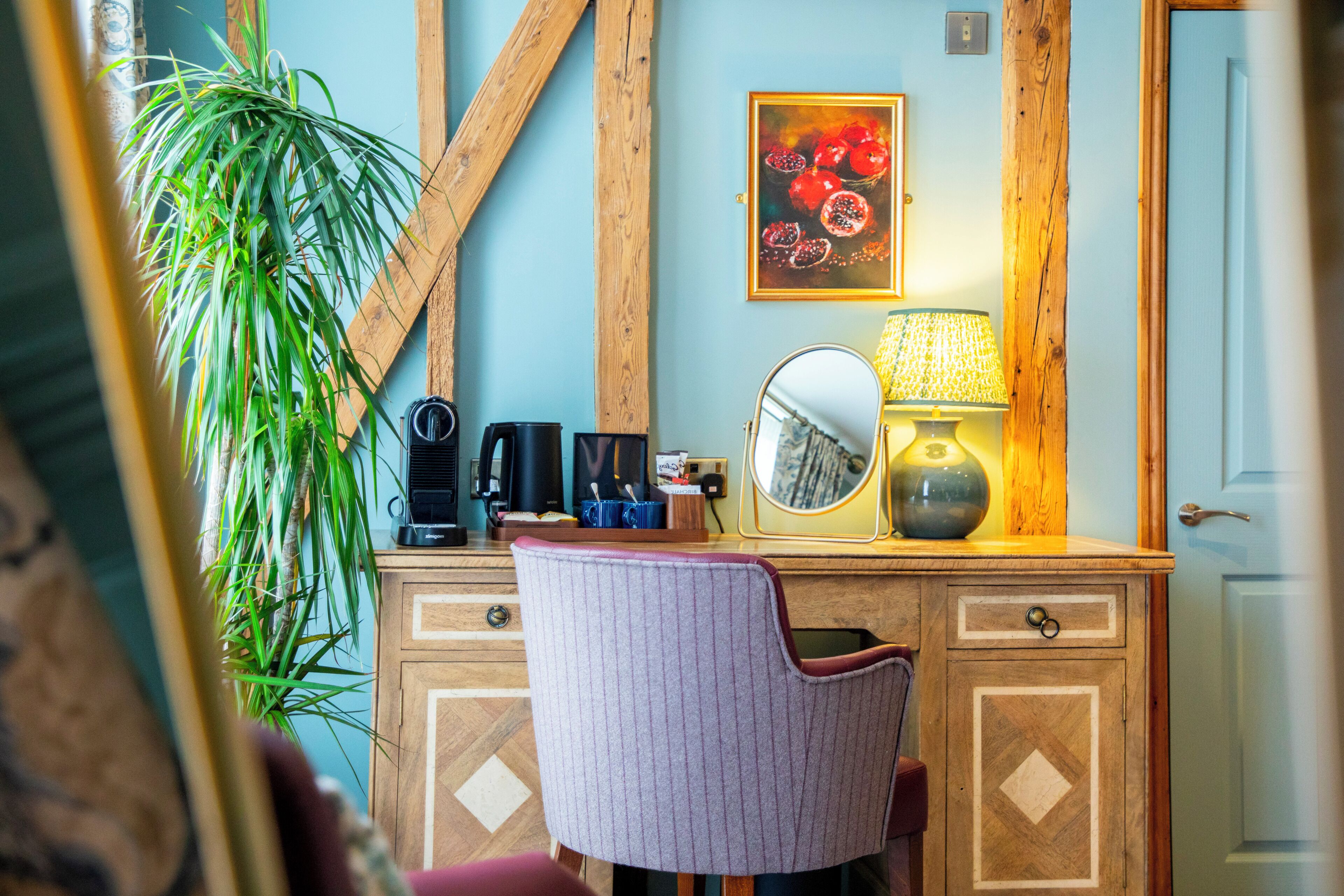 Superior tweepersoonskamer | Een bureau, een strijkplank/strijkijzer, gratis wifi, beddengoed