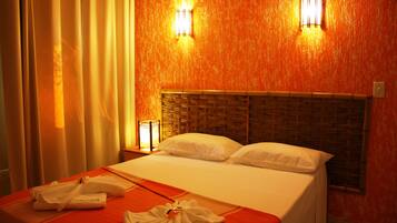 Quarto Classico | Frigobar, cortinas blackout, roupa de cama