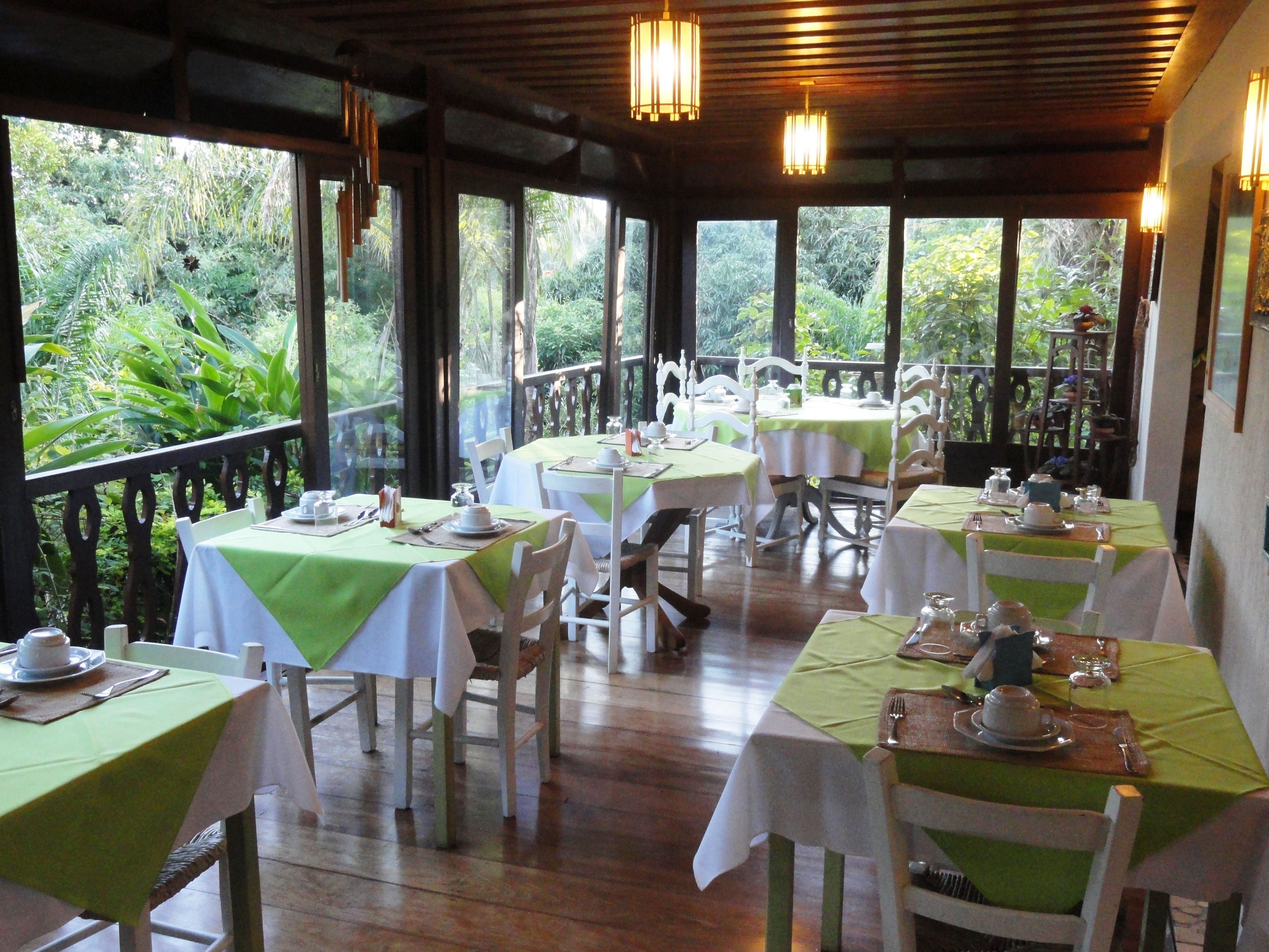 包含每日自助早餐