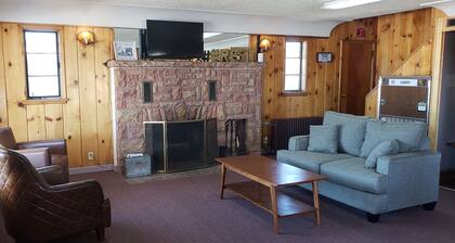 Caribou Lodge and Motel