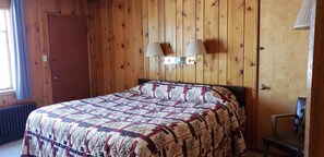 Blackout curtains, free WiFi - Caribou Lodge and Motel (Soda Springs)