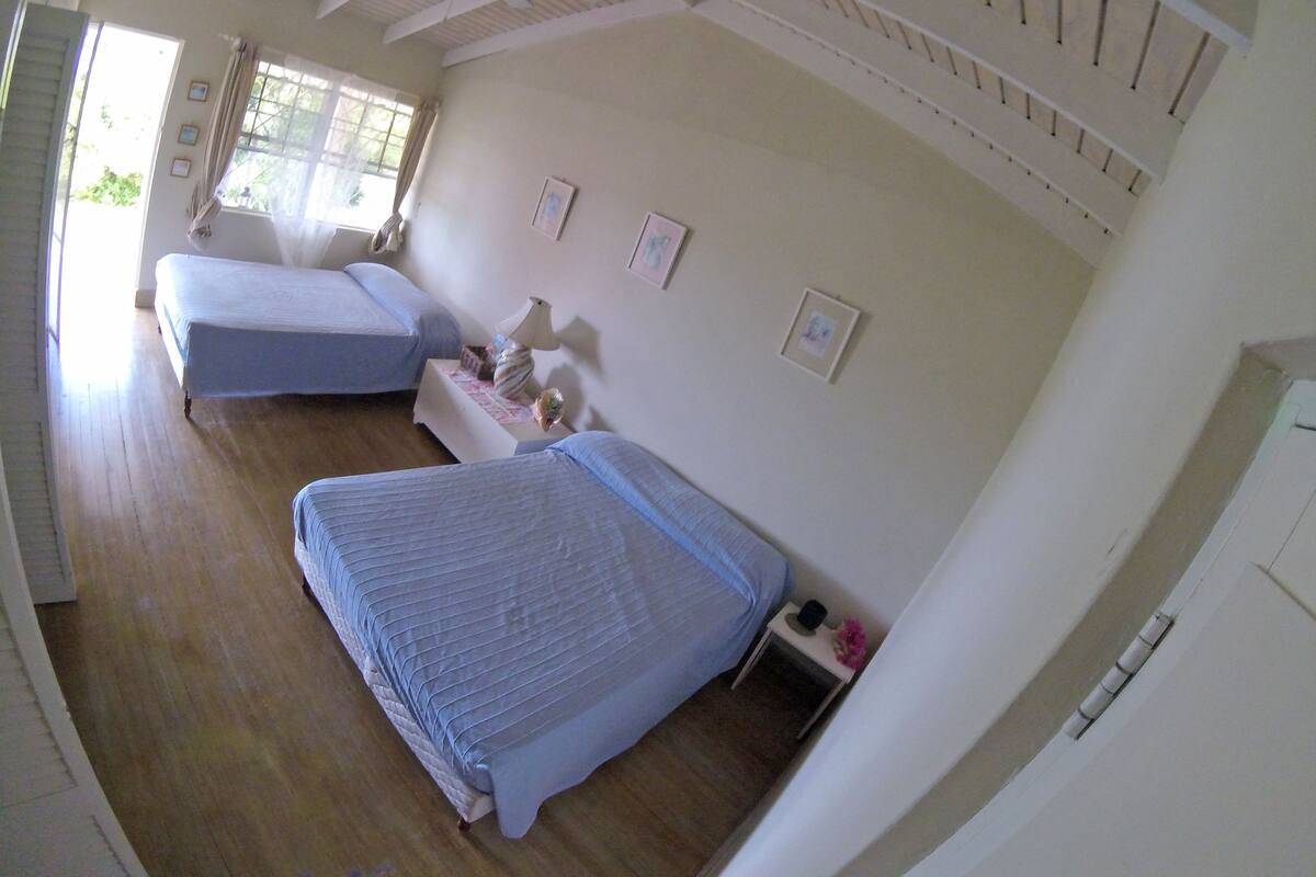 Premium bedding, iron/ironing board, free WiFi